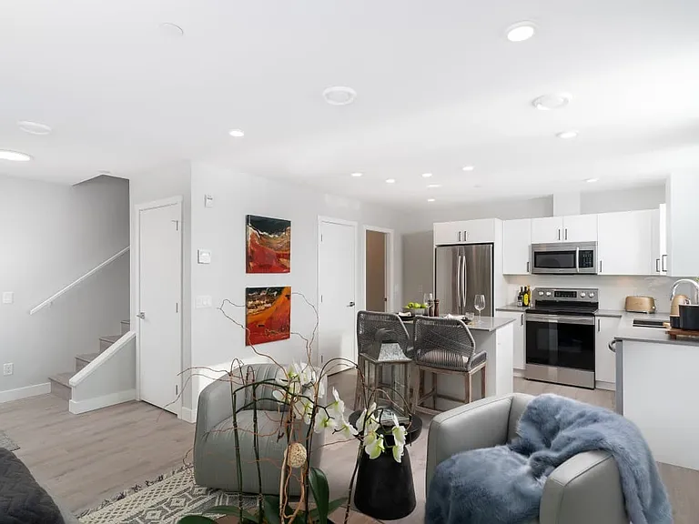 1229 Richter St — Photo 13