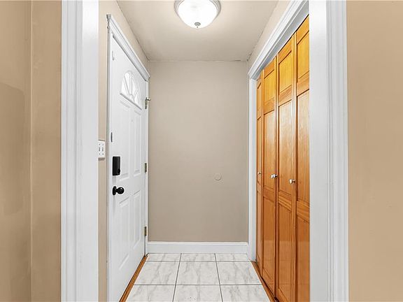 3rd image of 102 Highland Dr