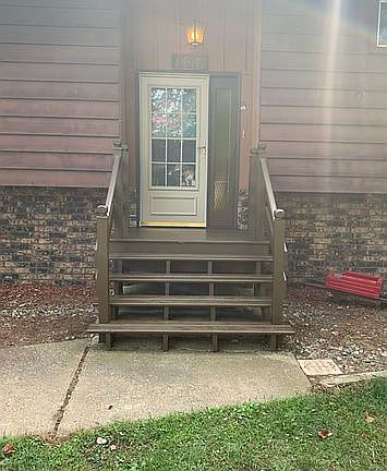 2nd image of 1613 Heuss Ave