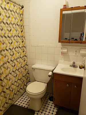 Rented by MCR Realty | media 7