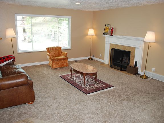 4th image of 9812 S Countrywood Dr