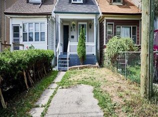28 Leyton Ave #6, Toronto, ON M1L 3T4