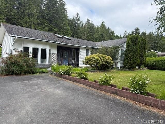 1st image of 5890 Beaver Harbour Rd