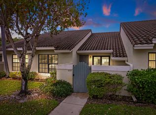 490 Hardwood Pl, Boca Raton, FL 33431