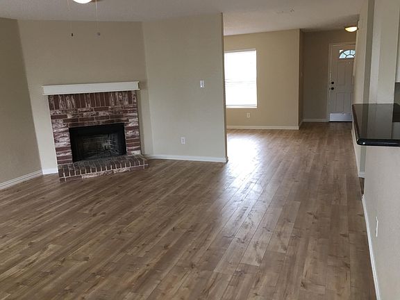 5th image of 1470 Hickory Creek Ln
