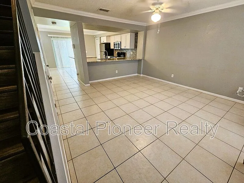 2 bed, 2.5 bath, 1200 sqft, $2,900 — Photo 4