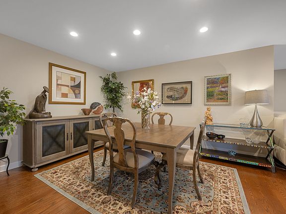 4th image of 1125 Lake Cook Rd APT 501E