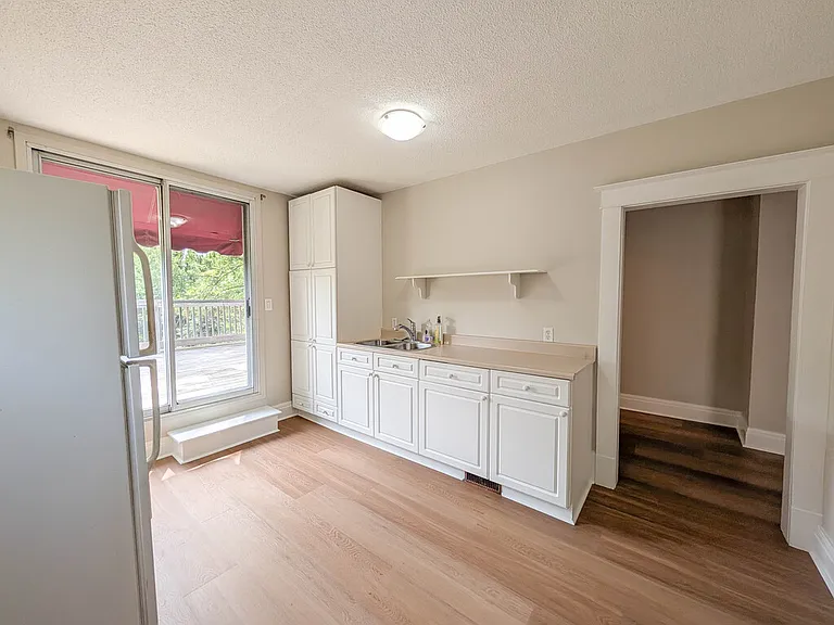 6 Wolseley Ave #2 — Photo 15