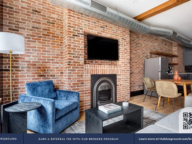 117 W 28th St #4 — Photo 4