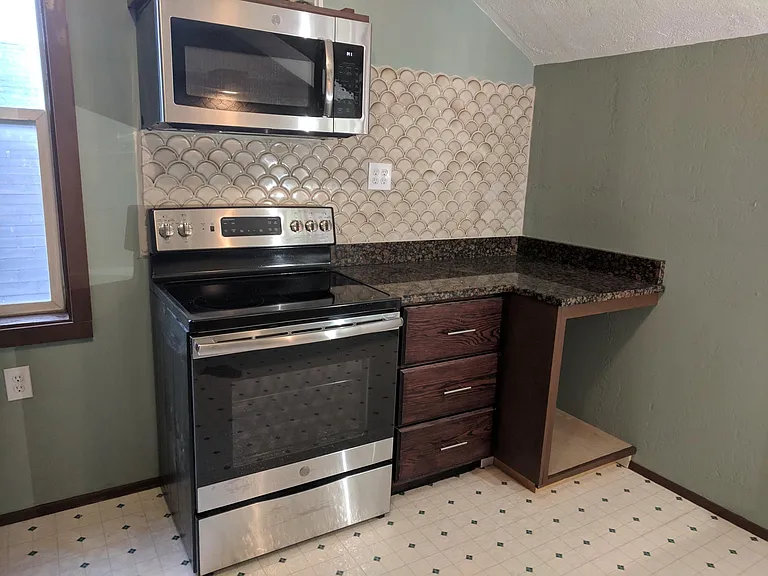 1319 E 400 S — Photo 6