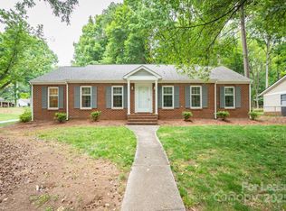 901 Winter Wood Dr, Matthews, NC 28105