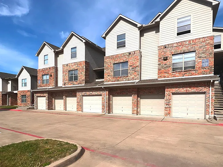 101 S Alabama St #10 — Photo 1