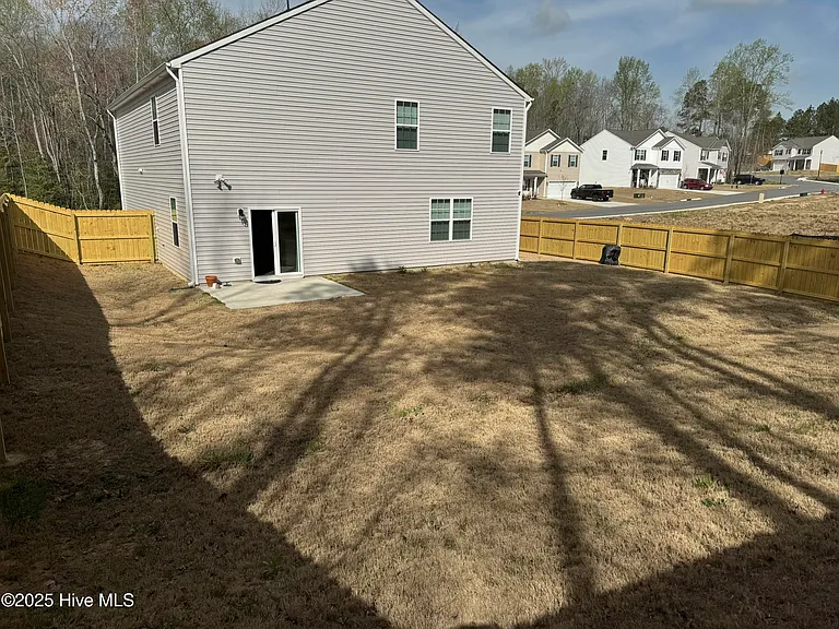 298 Robert Pl — Photo 34