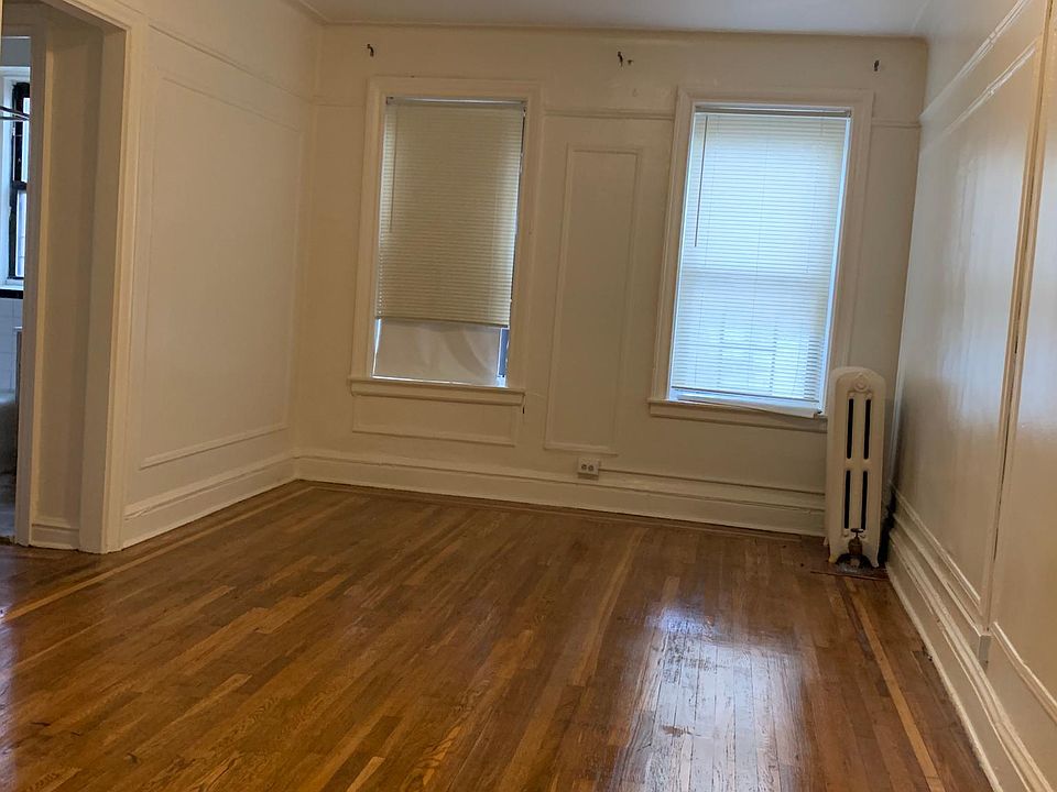 2nd image of 1434 Beach Ave #26