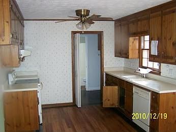 2nd image of 3361 Spinnaker Way