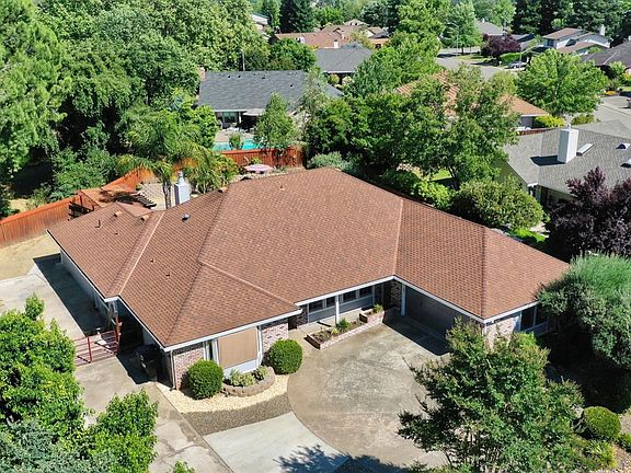 2nd image of 303 Remington Ct