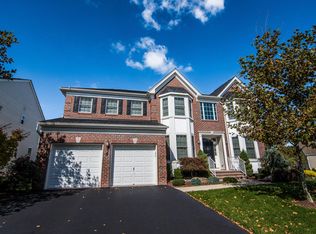 5 Mulberry Dr, Manalapan, NJ 07726