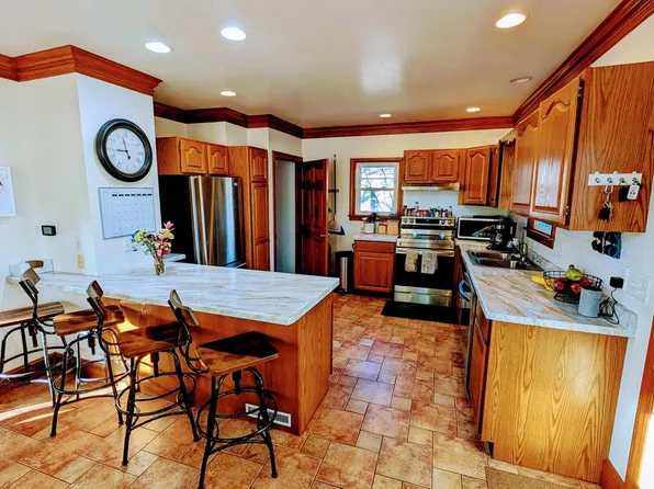 225 East 9th STREET, Fond Du Lac, WI 54935