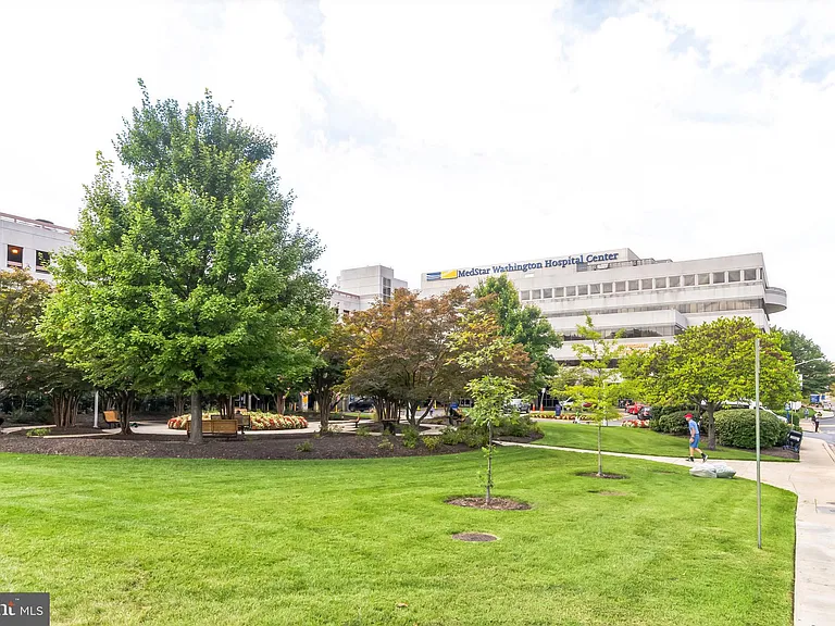 2411 N Capitol St NE #B — Photo 33