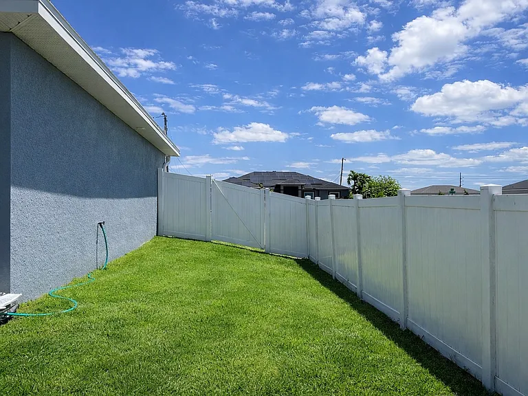 2804 NE 2nd Pl — Photo 7