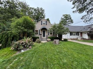 28008 Sites Rd, Bay Village, OH 44140