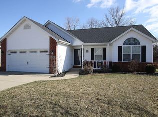 917 Woodland Dr, Maryville, IL