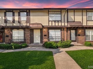 630 Rosetta Dr, Florissant, MO 63031