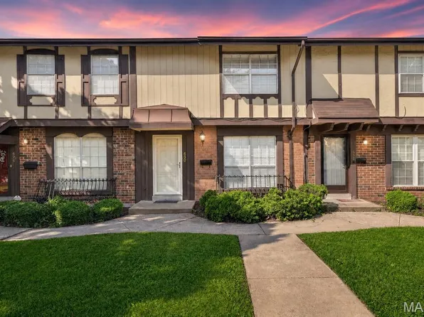 630 Rosetta Dr, Florissant, MO 63031