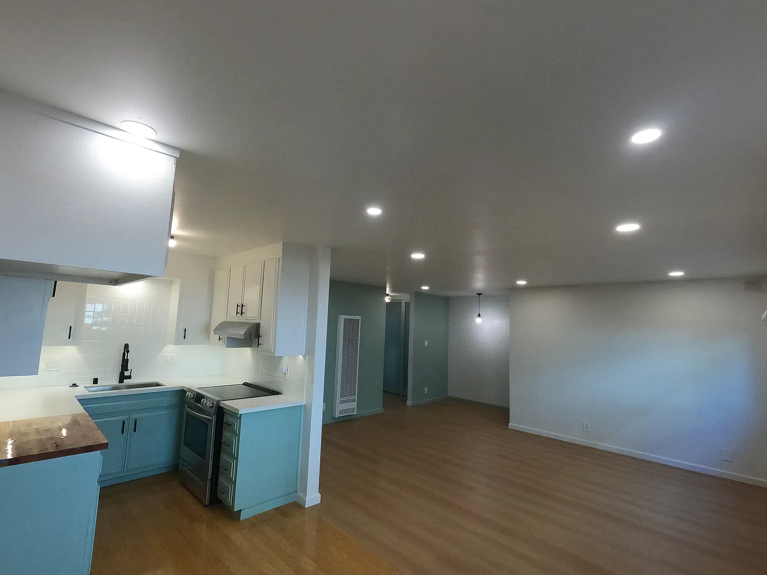 1 bed, 894 sqft, $2,700 — Photo 3