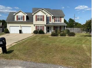 100 Guilford Ct, Spring Lake, NC 28390