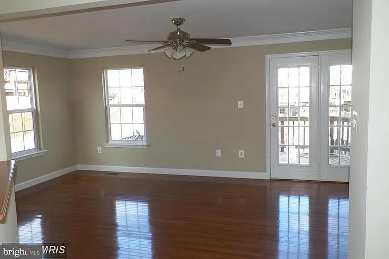 434 Lilac Ter NE — Photo 6