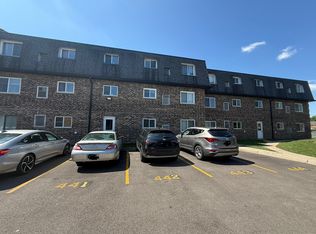 9419 Bay Colony Dr APT 3E, Des Plaines, IL 60016