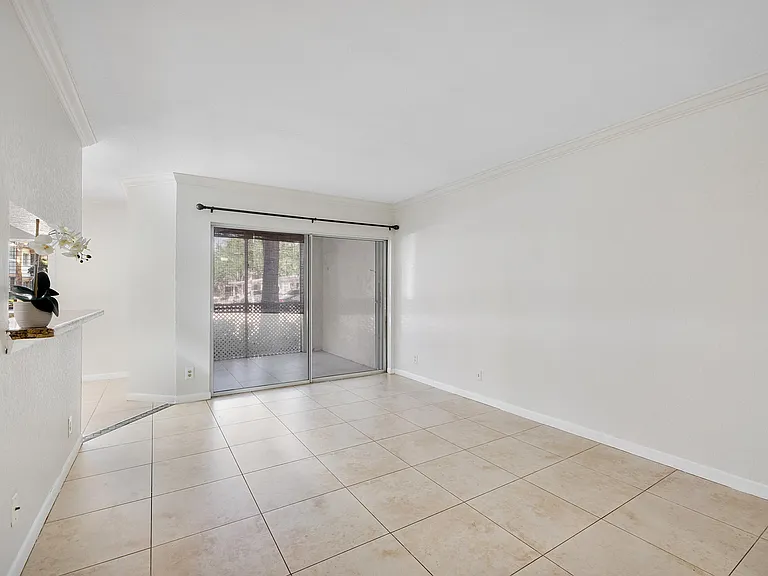 9777 Westview Dr #1112 — Photo 2