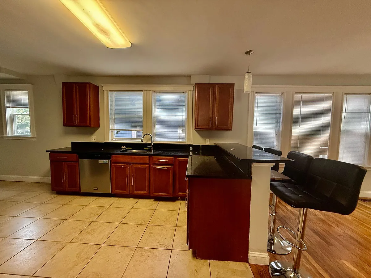Building Photo - 224 Calumet St #1