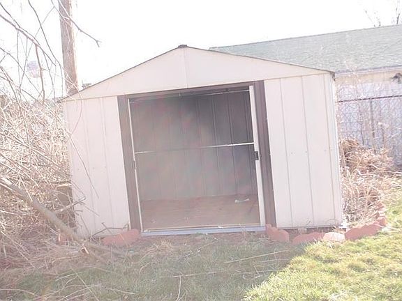 3rd image of 804 McAdams Dr