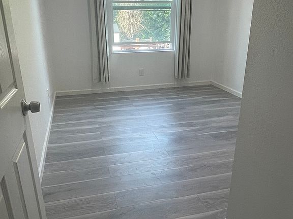 3rd image of 316B Juanita Ave