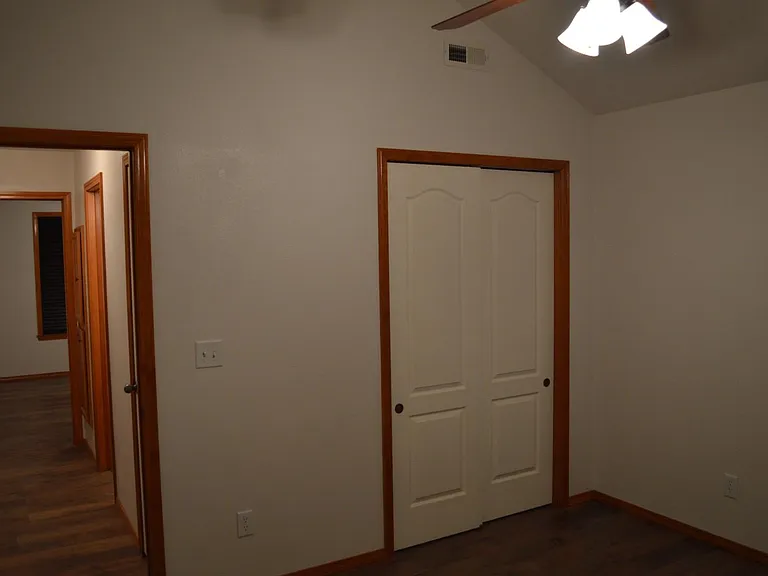 119 Shadow Lake Dr — Photo 2