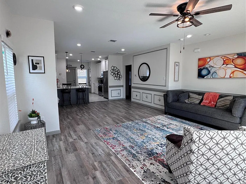 2407 Rosewood St