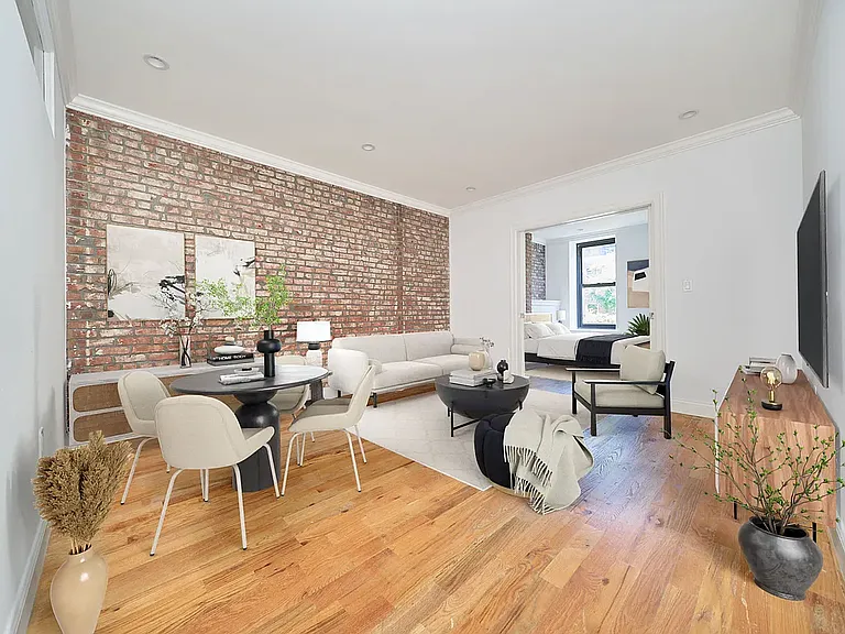 440 W 47th St #5-A — Photo 1
