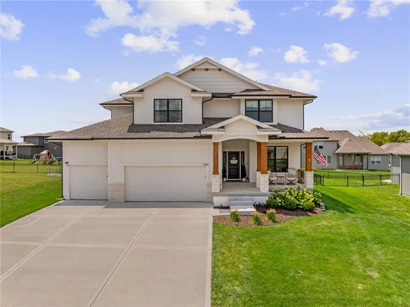 9280 Barth Rd, Lenexa, KS 66227