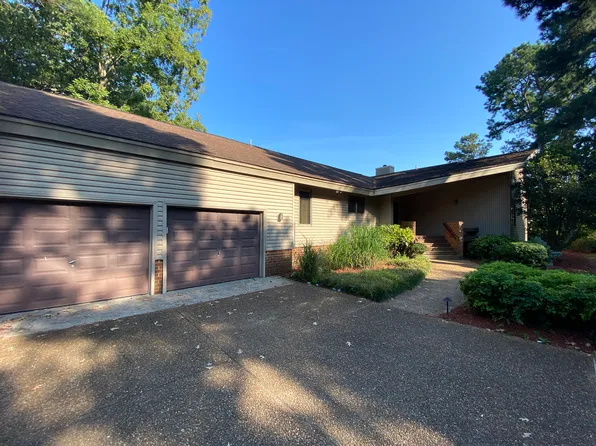 8182 O'Carra Dr, Hayes, VA 23072