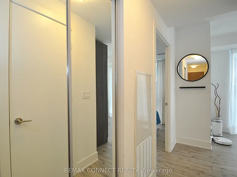 200 Bloor St W #2009 — Photo 20