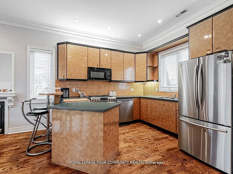 9 Robson Pl E — Photo 17
