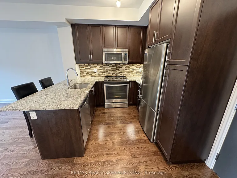 3170 Erin Mills Pkwy #319 — Photo 4