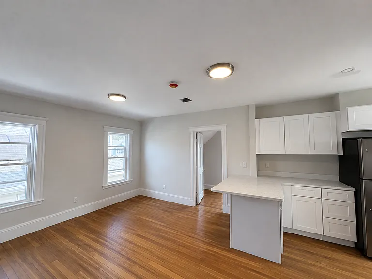 42 Curtis Ave — Photo 2