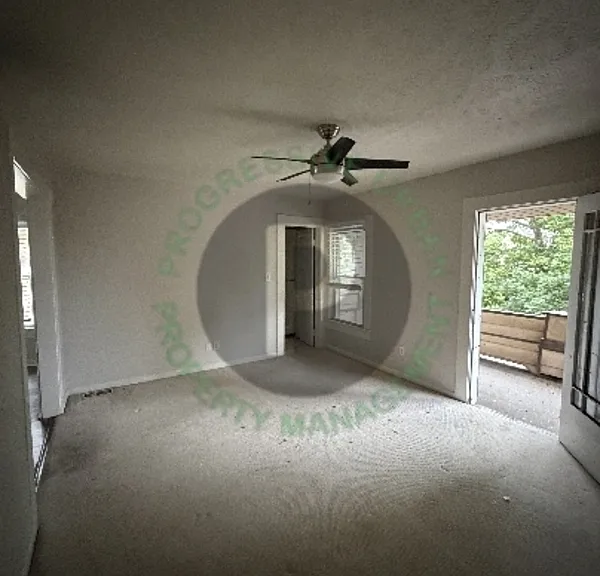 2562 W 10th St — Photo 13