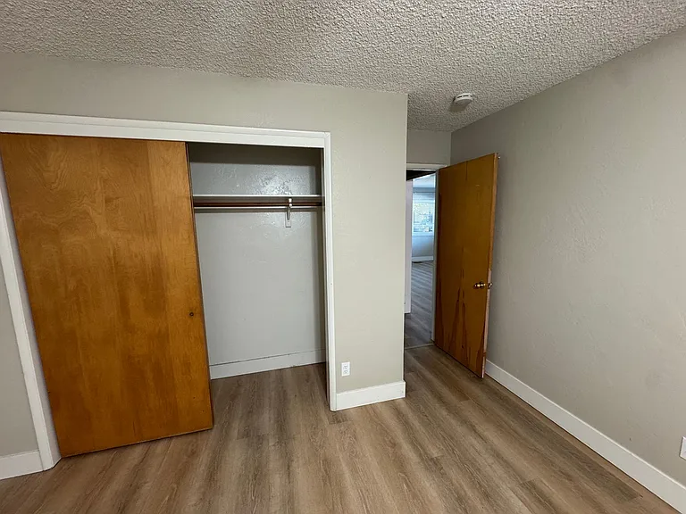 970 N Villa Ave #4 — Photo 7
