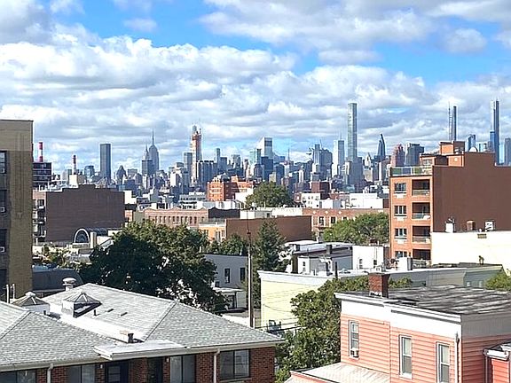 4th image of 2642 28th St APT 5