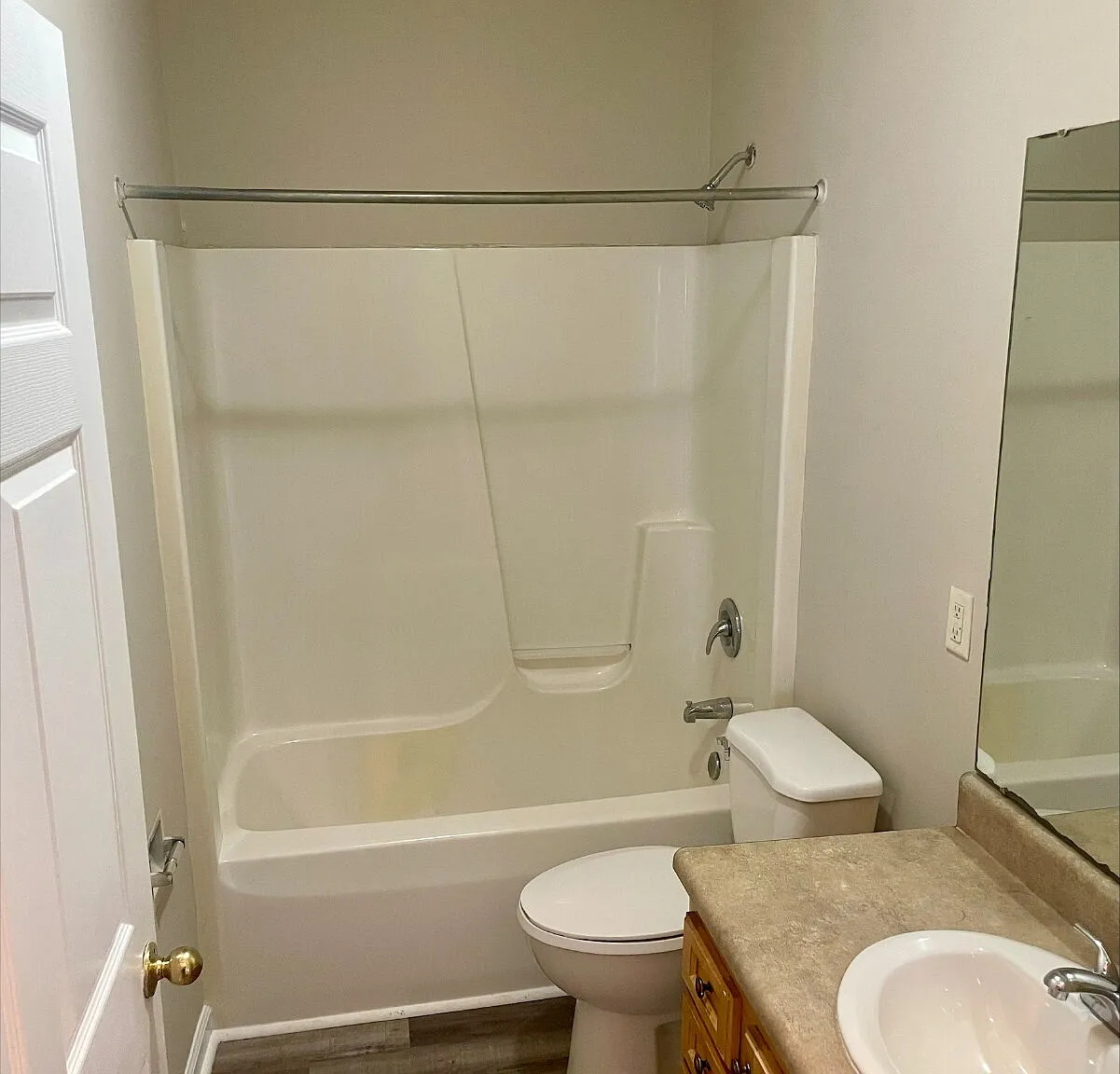 2 bed, 2.0 bath, 1200 sqft, $1,120 — Photo 4