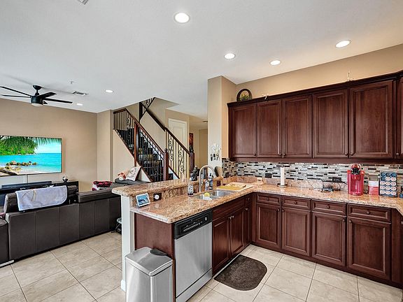 4th image of 3055 NW 126th Avenue #302
